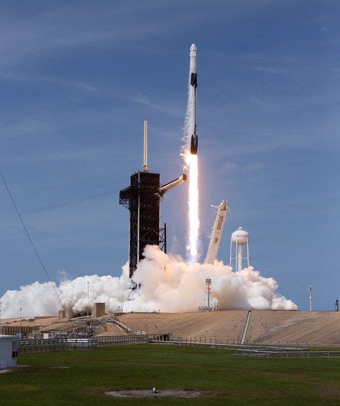 Falcon-9-launch.jpg