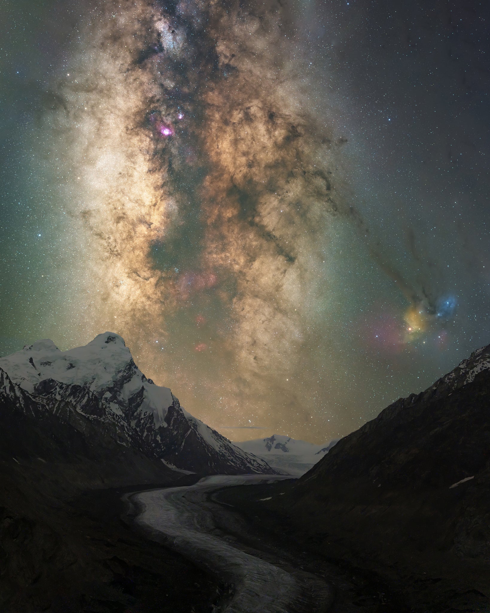Milkyway-Over-Drang-Drung-Glacier-Anushtup.jpg