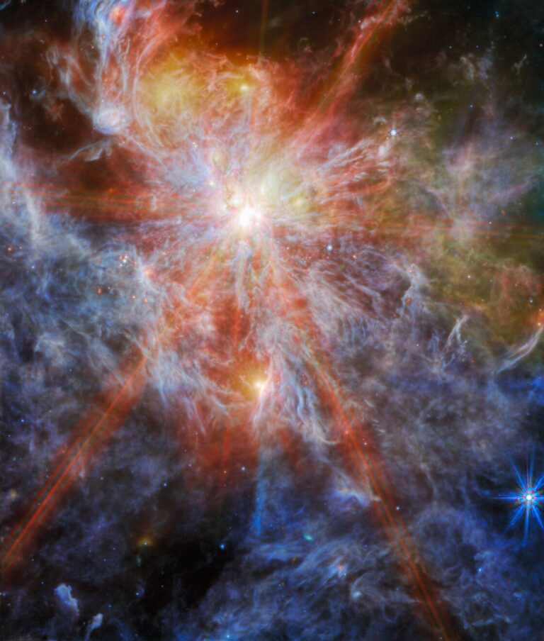 A_massive_cluster_is_born.jpg