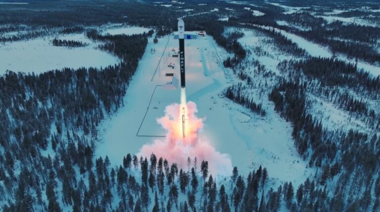 Firefly-Alpha-Rocket-Esrange-Rendering.jpg