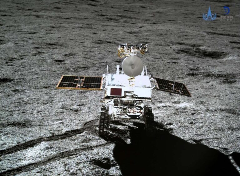 lander-snaps-Yutu2-11jan2019-FULL-CLEP.jpg