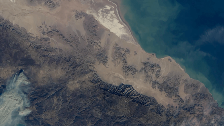 rsz_12025-01-23_2128z_1328pst_1428mst_mx-baja_wildfires_1737667680_1737667980-crop-n1-pp.png