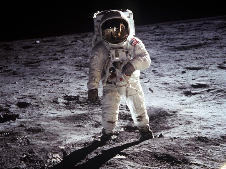 Buzz-Aldrin-Apollo-11.jpg
