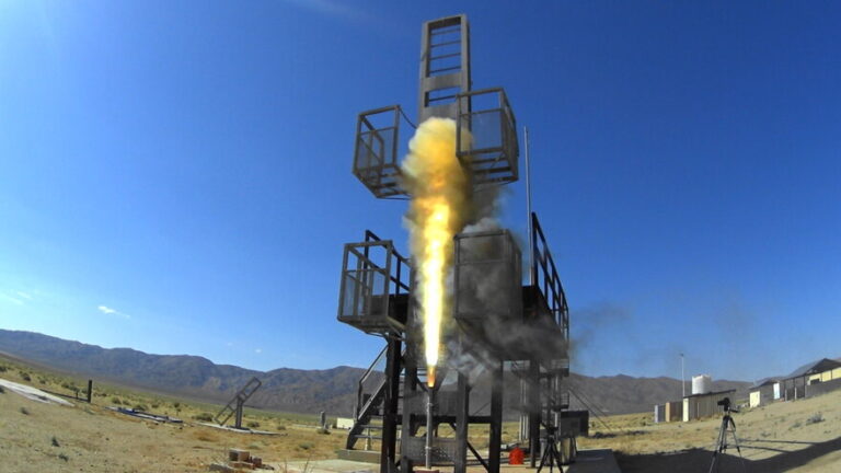 rsz_ravyn_missile_static_fire_test.jpg