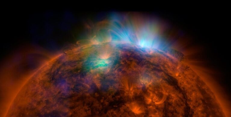 sun-xstream-PIA18906medium-nasa.jpg