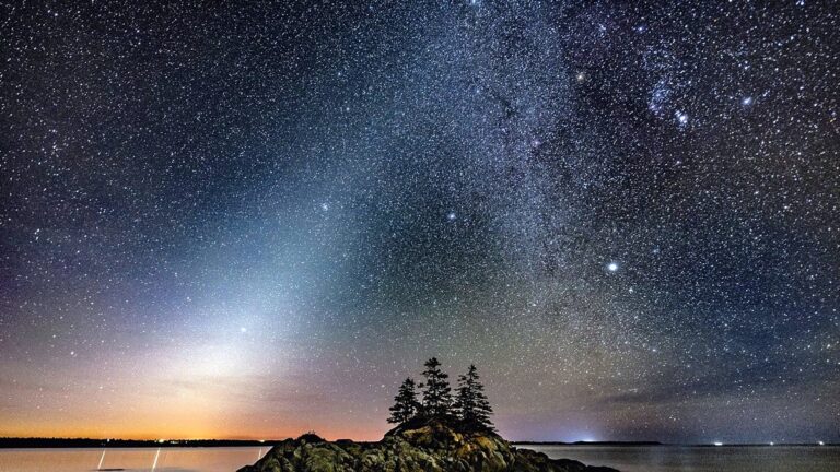 zodiacal-light-Barry-Burgess.jpg