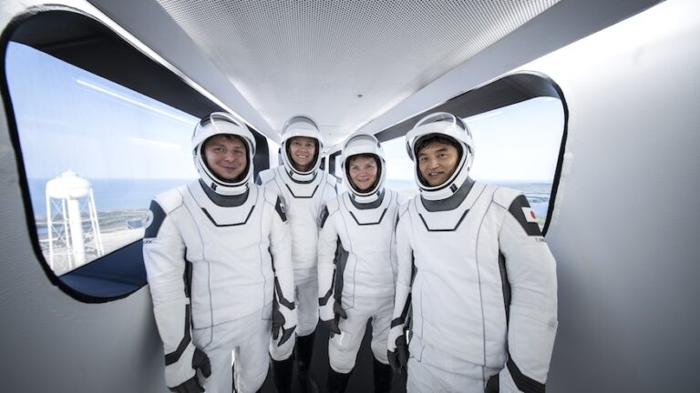 20250309-Crew-10_dry_dress.jpg