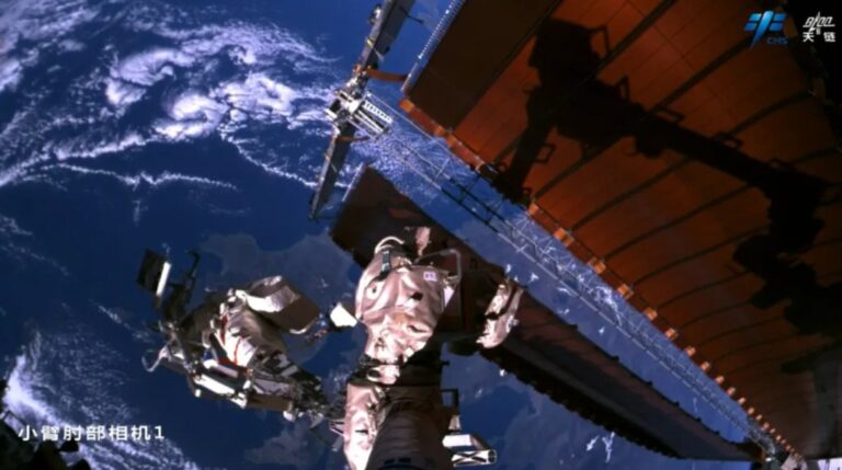 Shenzhou19-EVA3-robotic-arm-camera1-21march2025-CMSA.jpg