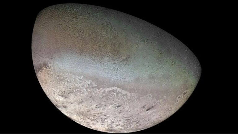 Triton-Voyager2-NASA-JPL.jpg