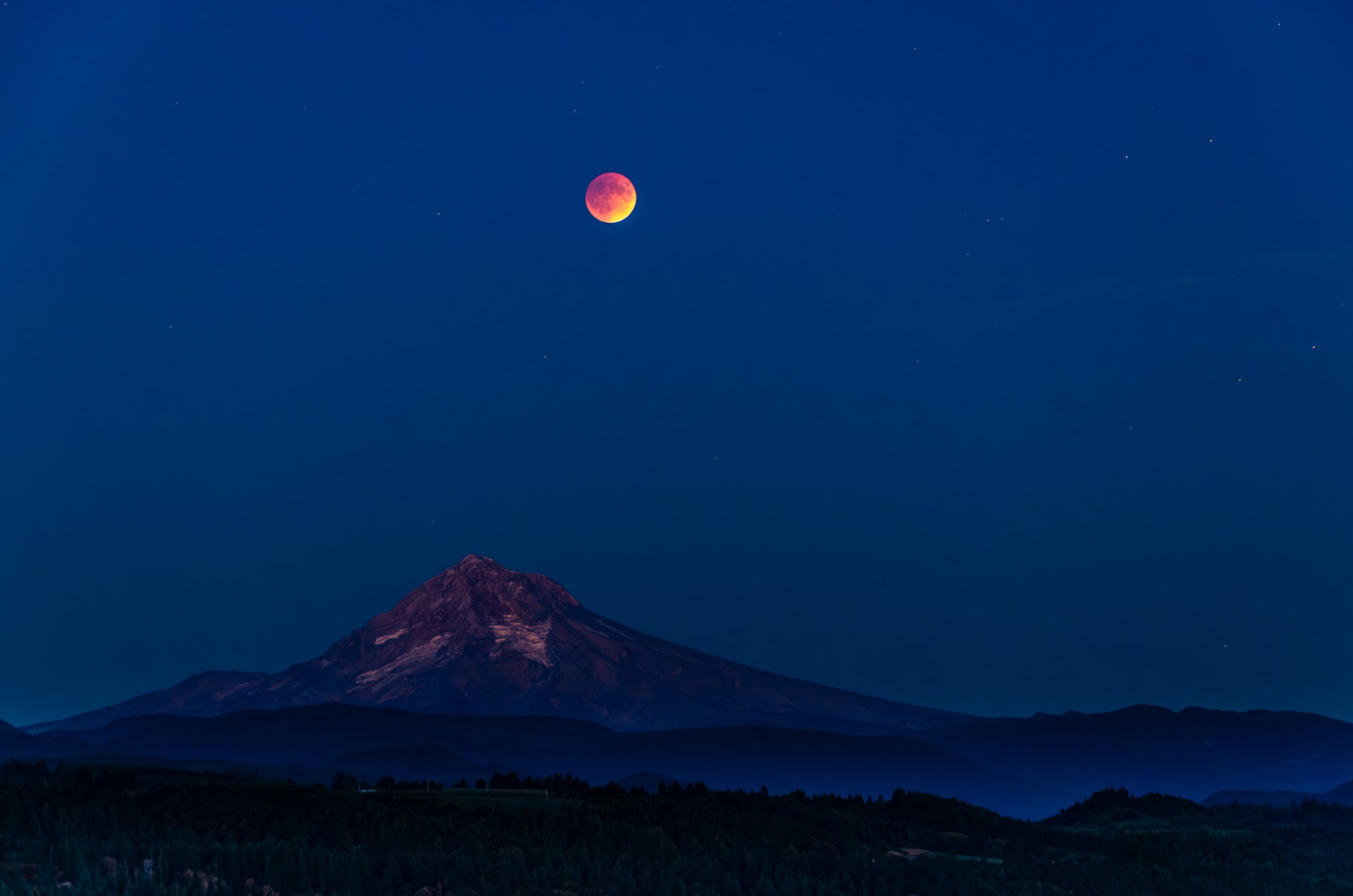 lunar-eclipse-mountain.jpg
