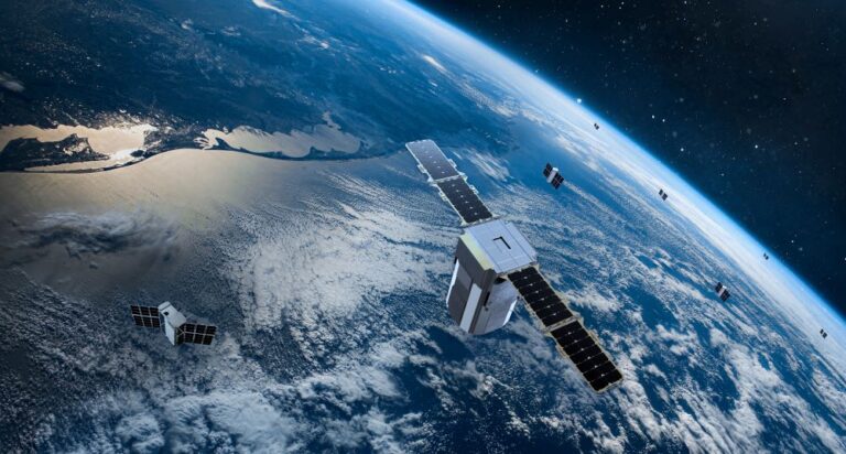 Artist_impression_of_Spire_satellite_constellation_1.jpg