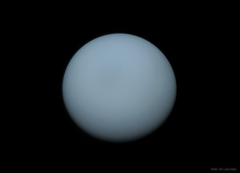 Uranus-Voyager.jpg