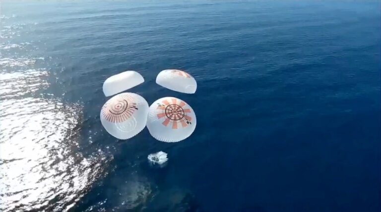 fram2-splashdown.jpeg