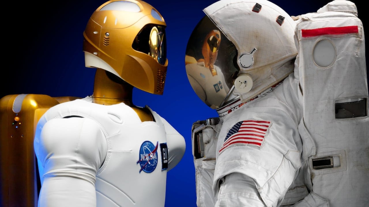 robonaut-and-astronaut.jpg