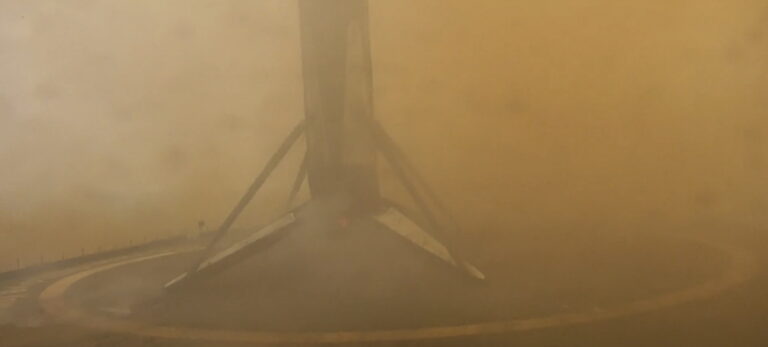 20250523_450th_Falcon_booster_landing.jpg