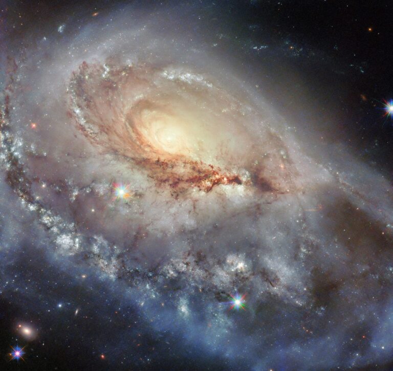 Hubble_NGC1961_potw2517a-scaled.jpg