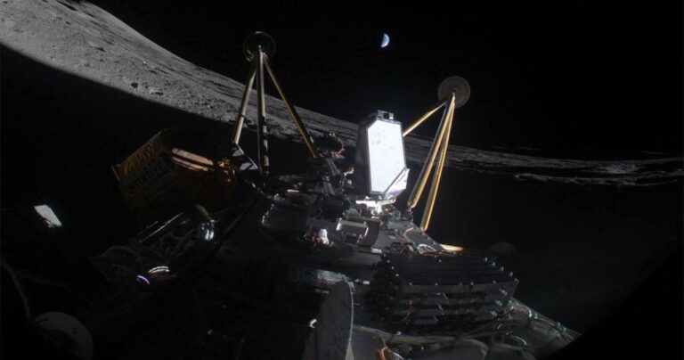 Lander-on-the-moon.jpg