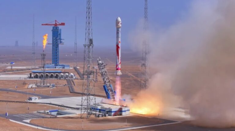 Zhuque2E-Y2-6xTianyi-sats-17may2025-Landspace-1.jpg