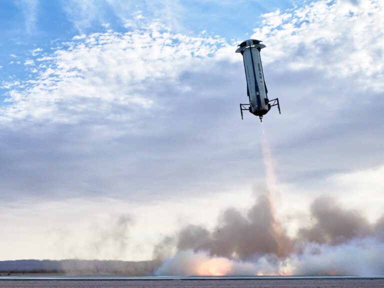ns-31_booster-landing2.jpg