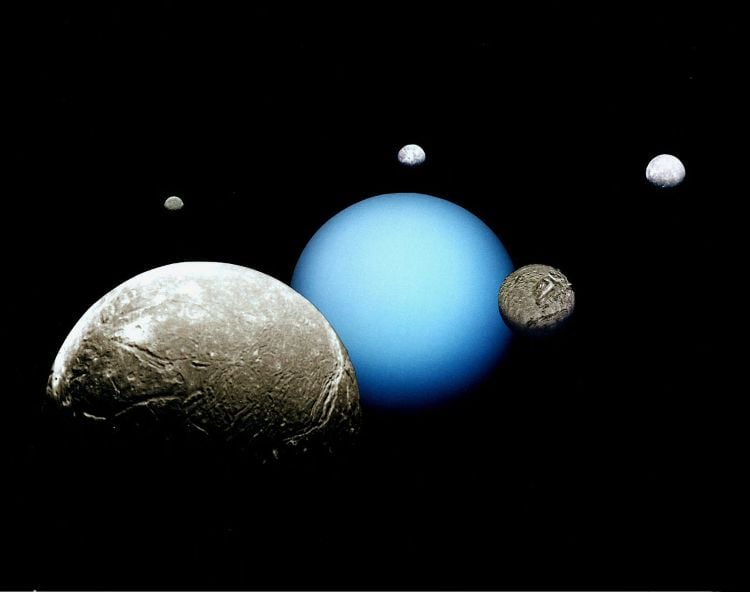Image mosaic of Uranus and its 5 largest moons (Ariel, Umbriel, Titania and Oberon, and Miranda) obtained from Voyager 2. (Credit: NASA/JPL)