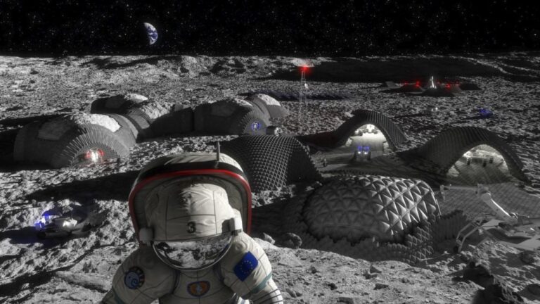 Future_Moon_base_pillars_20250618_195746.jpg