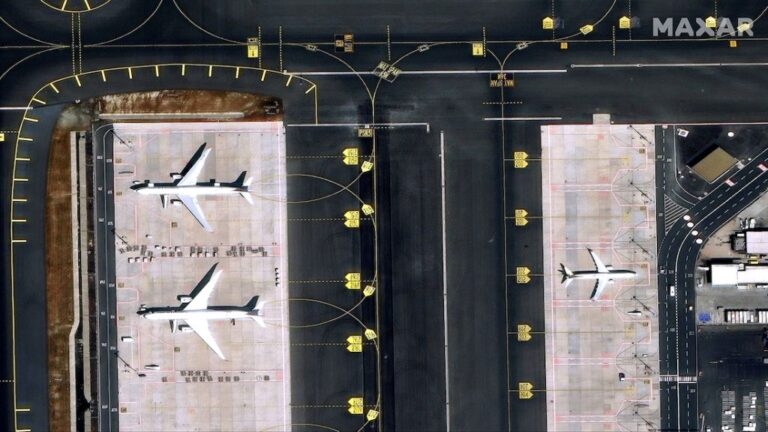 Istanbul-airport_Maxar-Vivid-Advanced-basemap_15-cm-HD_2024.png