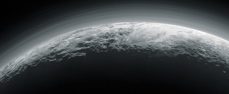 Pluto-haze-1536x631_20250604_144025.jpg