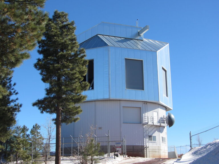 The_Dome_of_Discovery_Channel_Telecope.jpg
