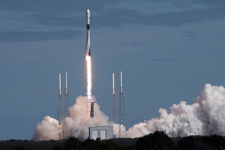 1079px-45th_SW_supports_successful_launch_of_Falcon_9_Starlink_5903425_20250730_213244.jpeg