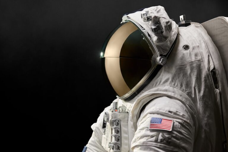 20250711_AxEMU_Oakley_AxiomSpace_NextGenVisor.jpg