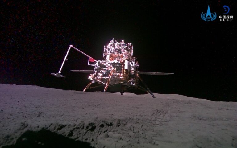 ChangE6-farside-mobile-camera-2024-CNSA.jpg