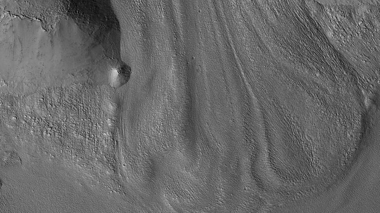 Glacier-on-Mars_20250730_012656.jpg