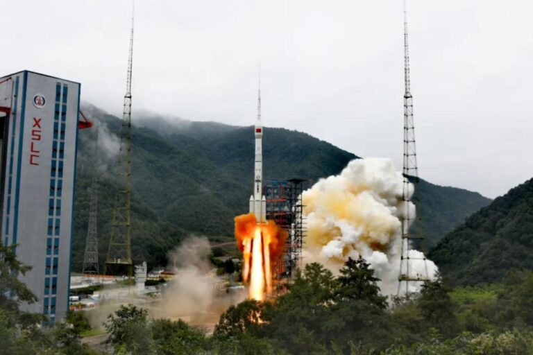 shijian-21-launch-CZ3B-XSLC-24oct2021-CASC-scaled.jpg