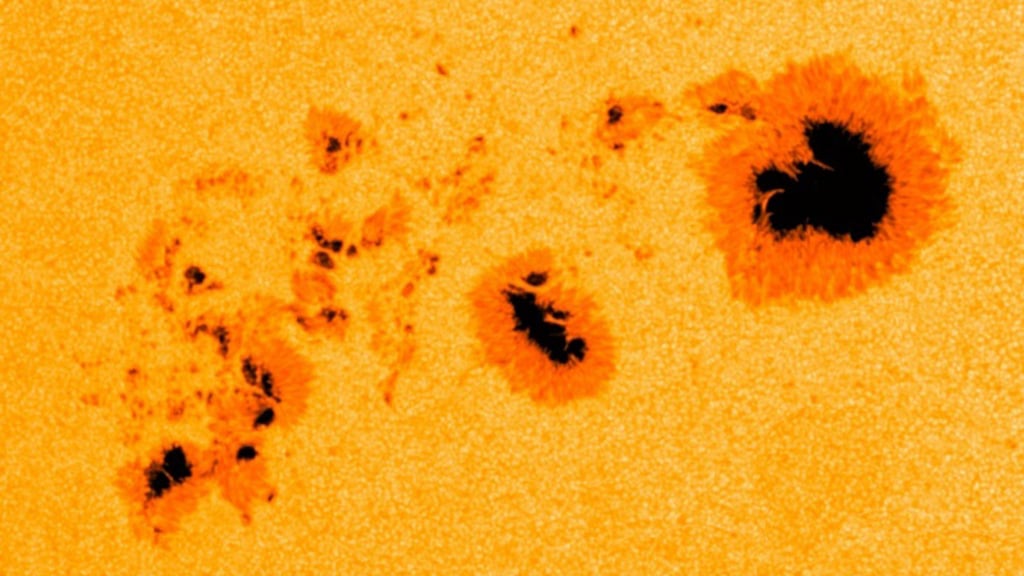 sunspots_20250715_022601.jpeg