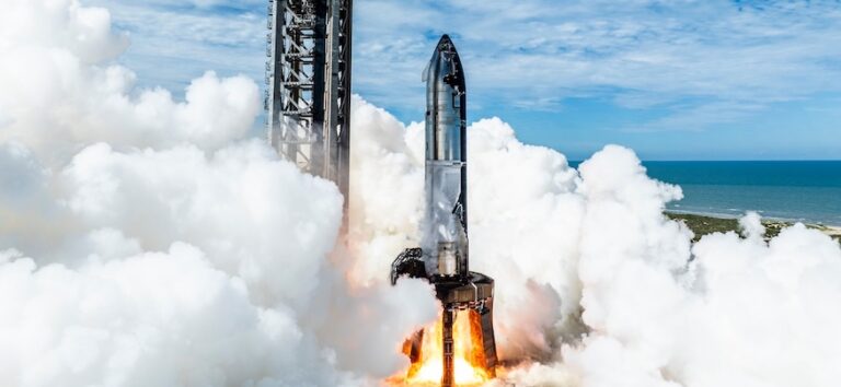 20250815_Starship_Flight_10_Raptor_static_fire.jpg