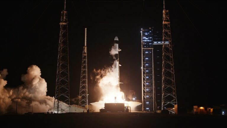 20250824_CRS-33_liftoff.jpg