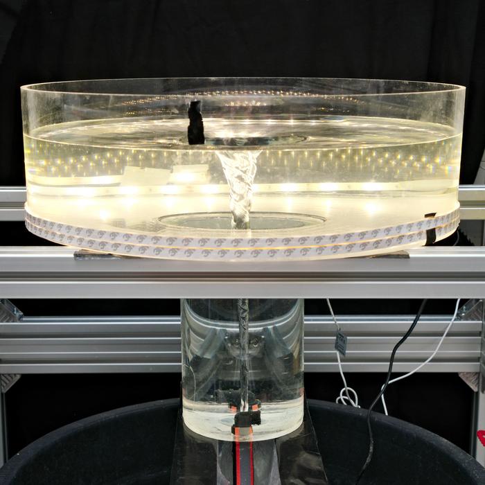 Low-Res_MPIA-PM_Water_Tornado_Fig2_20250804_114912.jpg