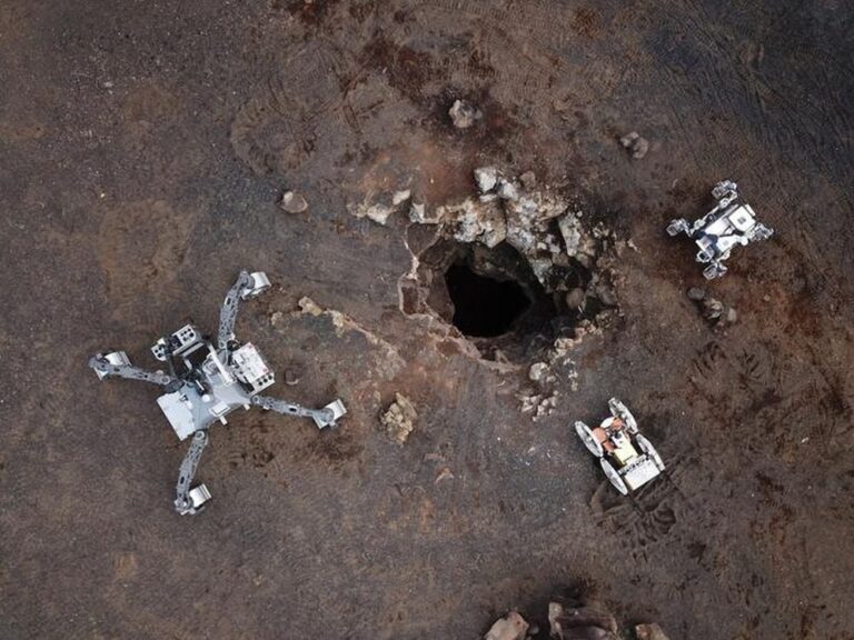Low-Res_AerialSkylightRobots_20250912_150629.jpg