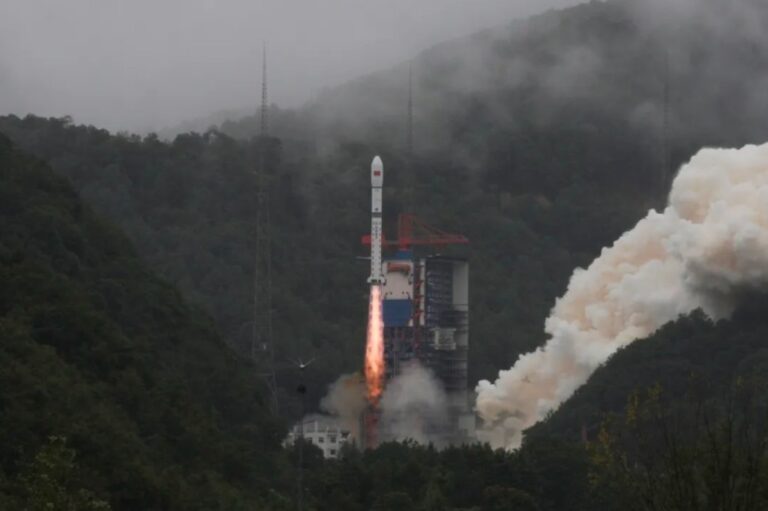 Shiyan30-01-02-CZ2D-XSLC-29sept2025-CASC.jpg