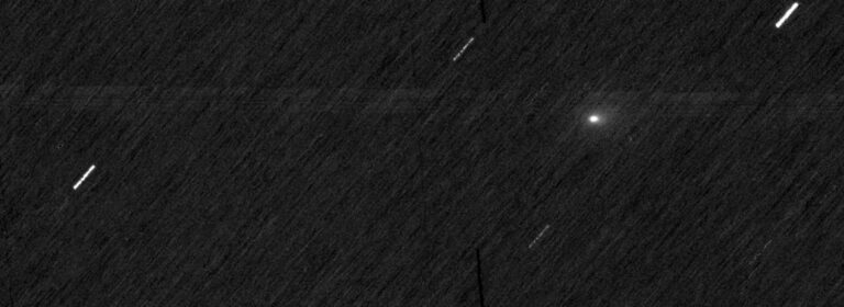 ExoMars_Trace_Gas_Orbiter_observes_comet_3I_ATLAS_static_pillars_20251011_185327.png