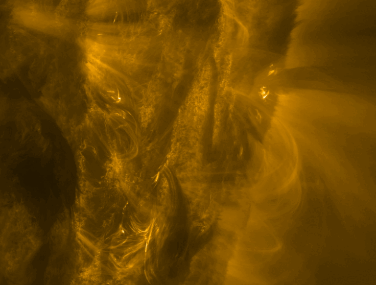 Solar_flare_seen_by_Solar_Orbiter_article_20251020_161040.gif