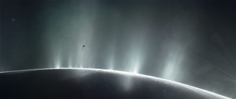 main_852_artist_concept_plumes_cassini_grand_finale.jpeg__1400x1400_q85_subsampling-2_20251002_155648.jpg