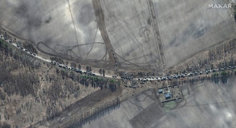 rsz_maxar_imagery_showed_an_armored_convoy_approaching_kyiv_in_february_2022_.jpg