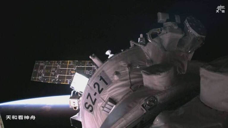 shenzhou21-docked-tiangong-31oct2025-CMSEO.jpg
