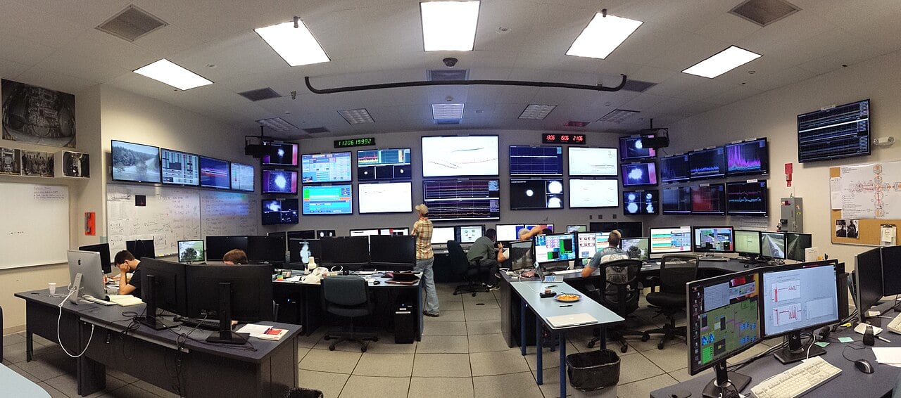 1280px-LLO_Control_Room_20251125_100925.jpg