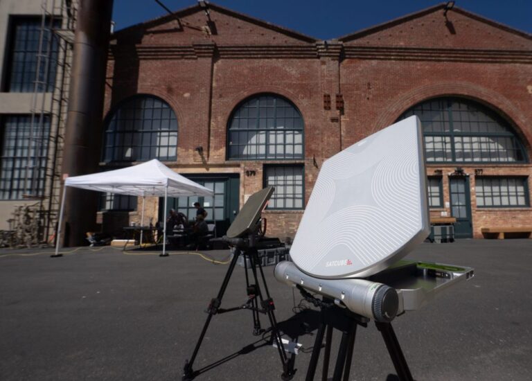 Astranis-Vanguard-%E2%80%94-Satcube-antennas-scaled.jpg