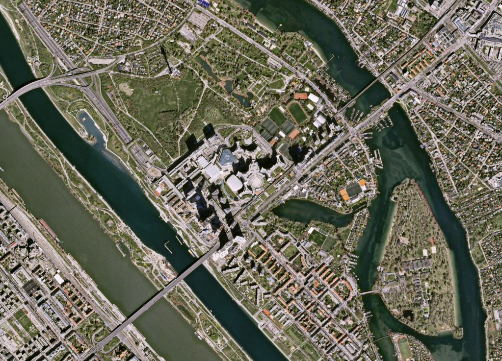 Earth_from_Space_Vienna_s_Danube_divide.jpg
