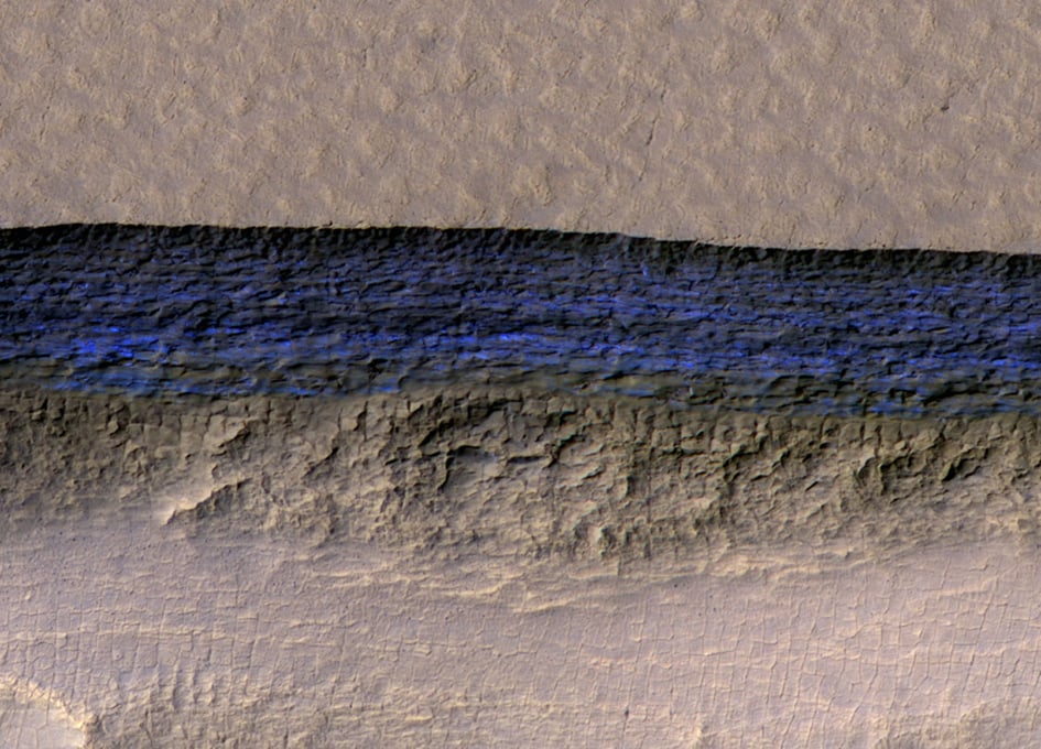 Mars_exposed_subsurface_ice_20251126_215025.jpg