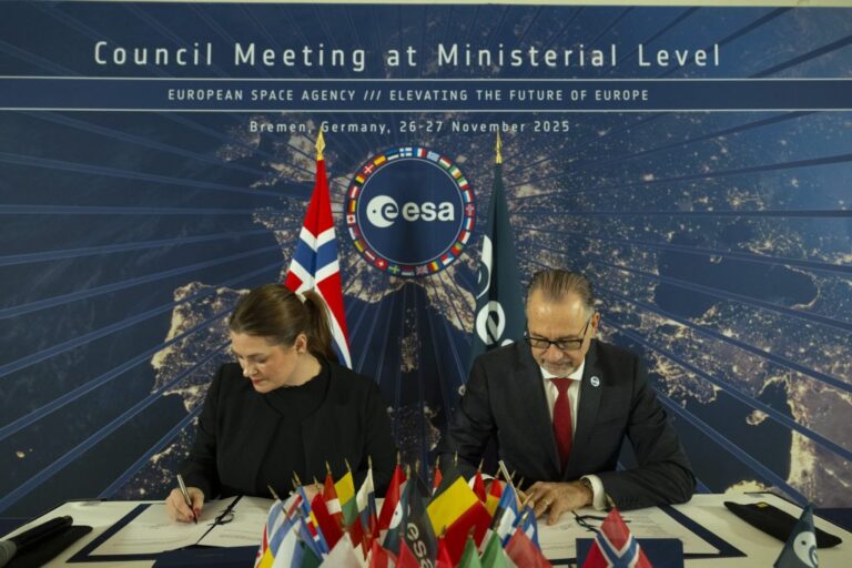 Norwegian_Minister_of_Trade_and_Industry_Cecilie_Myrseth_and_ESA_Director_General_Josef_Aschbacher_sign_letter_of_intent-scaled.jpg