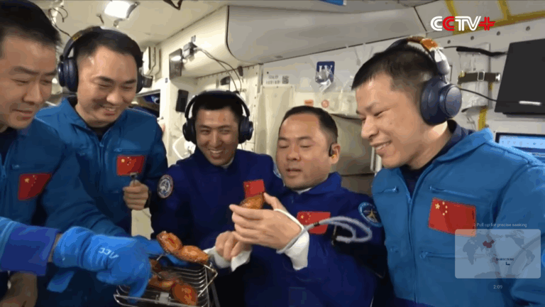 Screenshot_2025-11-10_at_17-29-58_Chinese_Astronauts_Enjoy_Meat_Feast_During_First-Ever_Space_BBQ_-_YouTube_20251111_020357.png